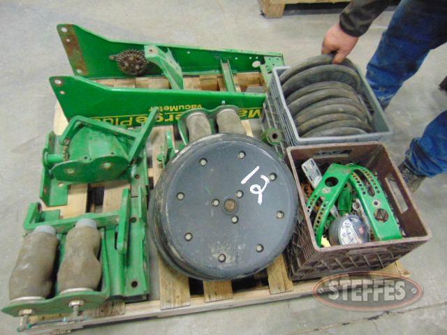 Pallet of JD MaxEmerge Plus planter parts,_1.jpg